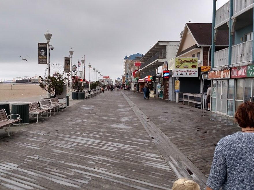 Golden Plate Sub Shop